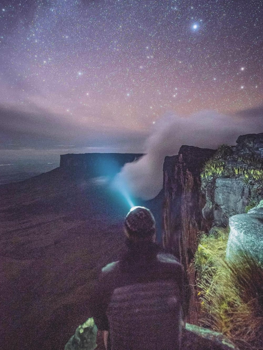 Reach the top of Mount Roraima Reach the top of Mount Roraima